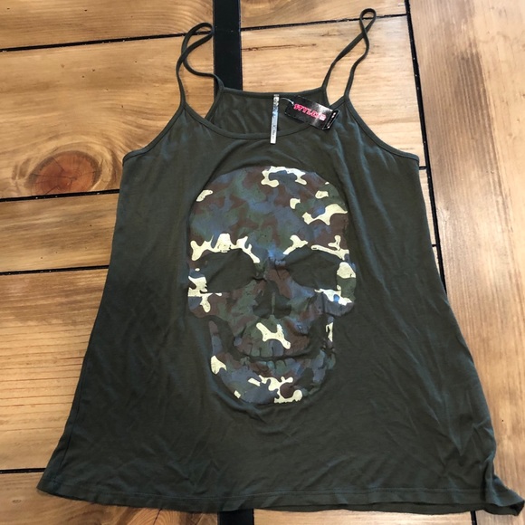 Tops - Camo skull tank top.